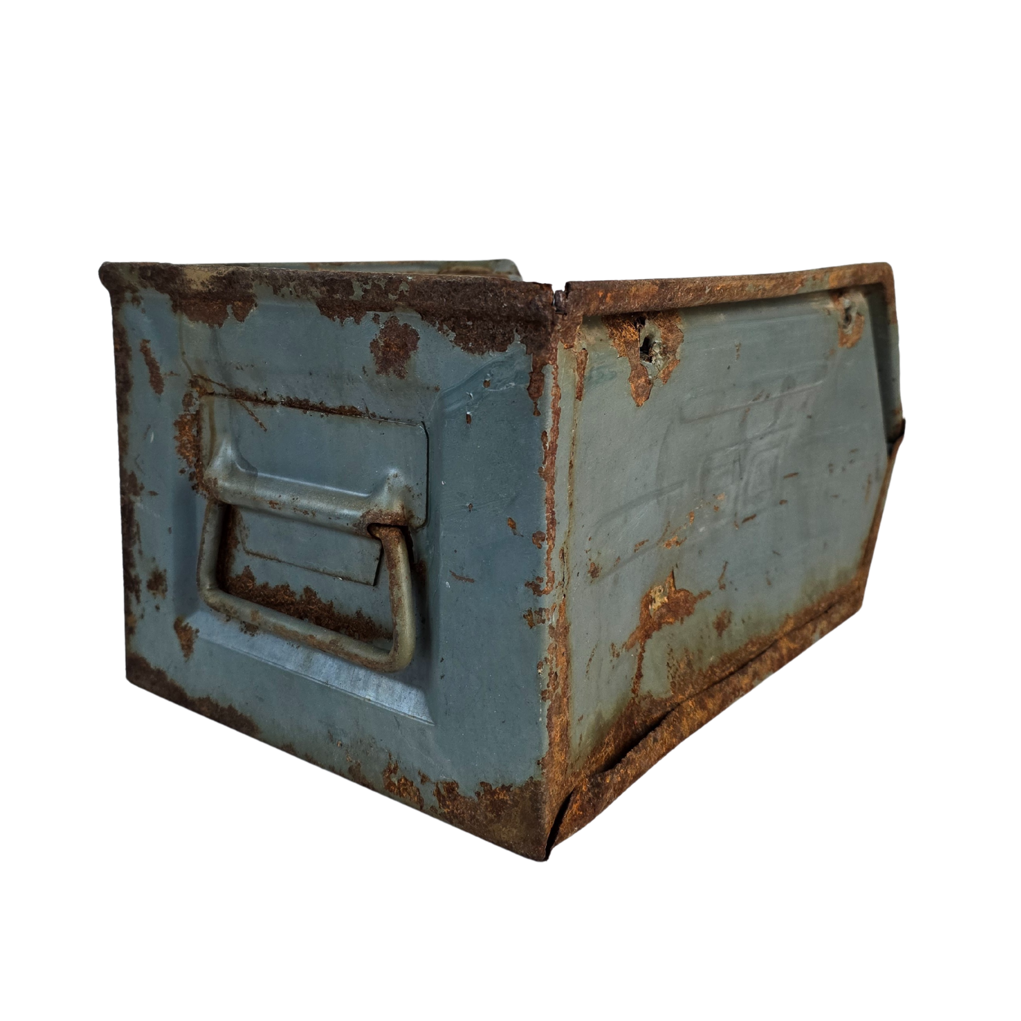 Alte Metallkiste blau mit Rost